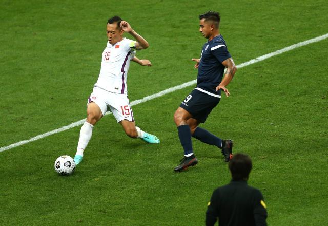 华体会-国足新队长传射建功 手术刀直塞+保利尼奥式前插